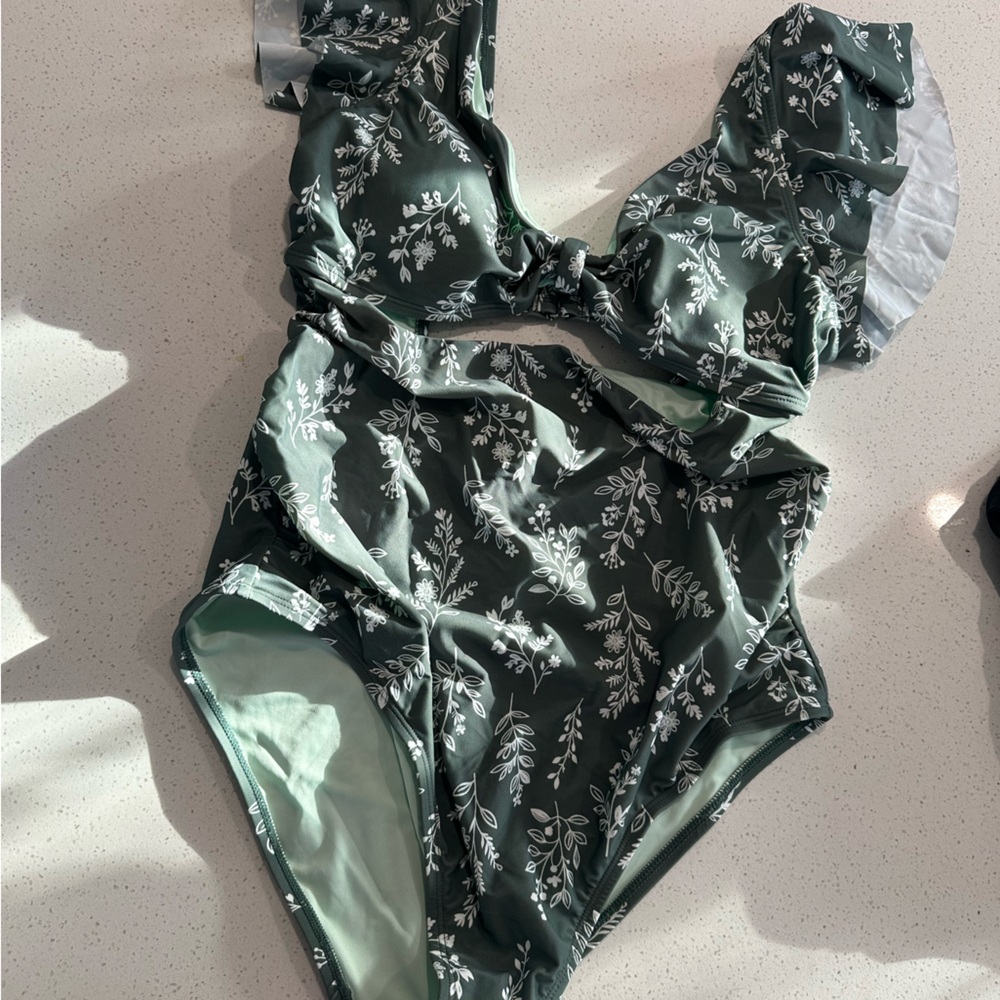 Cupshe MATERNITY Green Floral Two-Piece Bikini Set